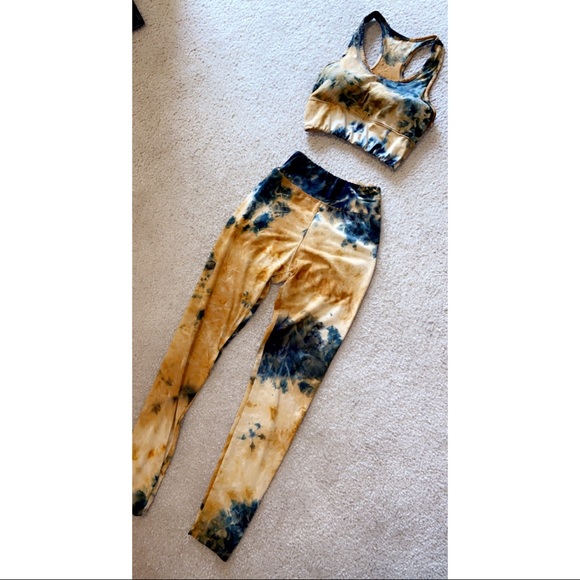 Two piece set - Picture 2 of 2